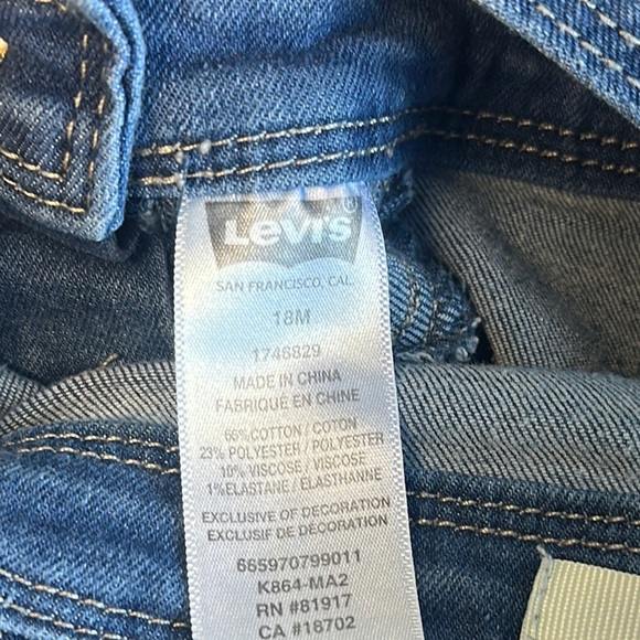 Levi's Blue Denim Short Overalls with Adjustable Straps - Picture 3 of 5